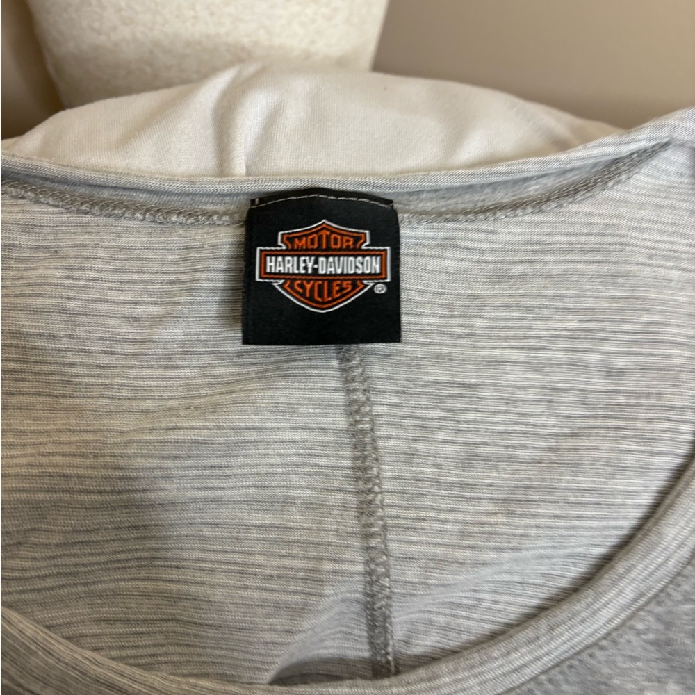 Harley-Davidson Women's Grey Genuine Motorcycles Wings Tank Read - Picture 2 of 3